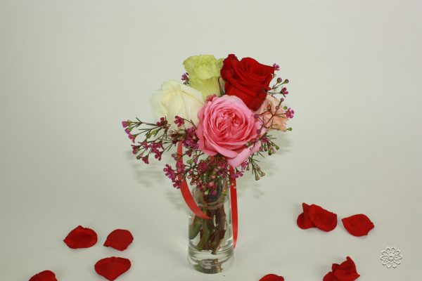 Valentijnsdag rozenboeket a sorti compact gebonden rozen boeket