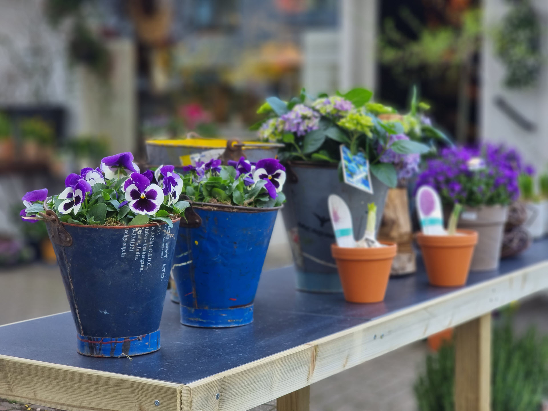 Duurzame handgemaakte decoratieve emmers