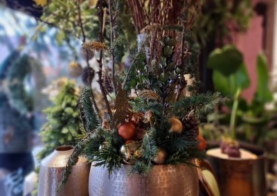 Bloemsierkunst Groeneveld kerst sferen. Stap binnen of bestel online.