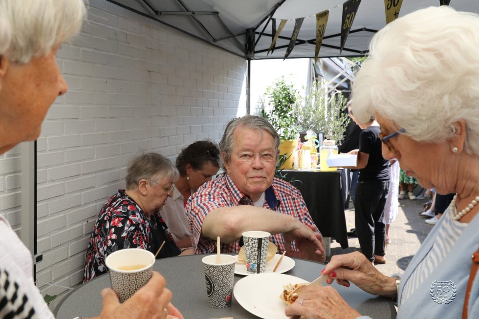 Bloemsierkunst Groeneveld viert 50 jarige - gouden jubileum
