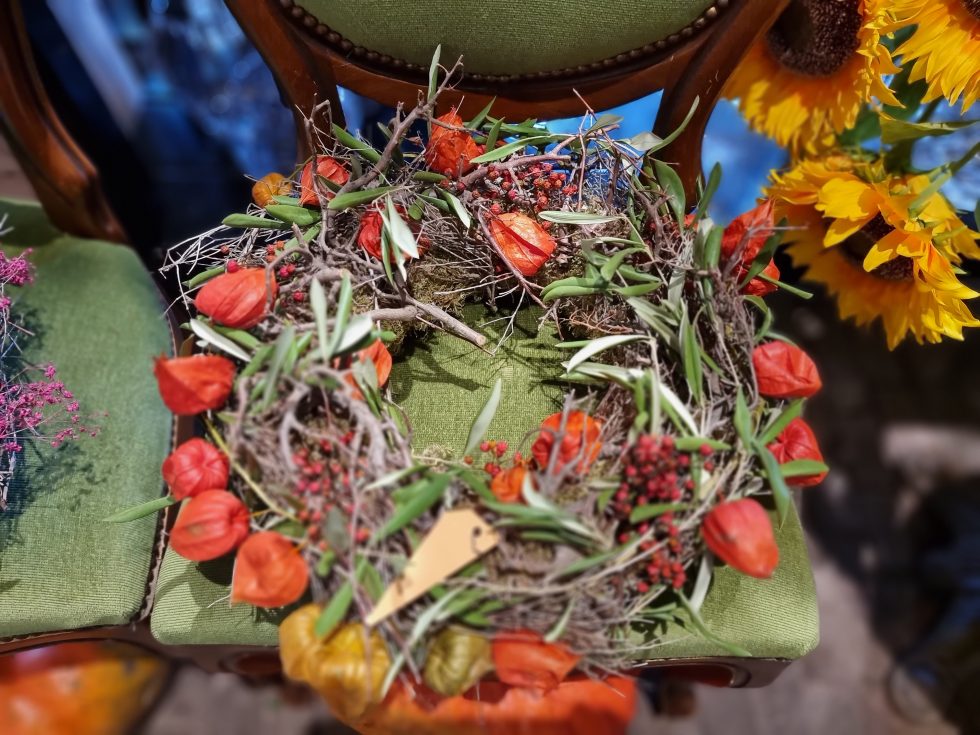 Bloemsierkunst Groeneveld deurkrans voor elk seizoen