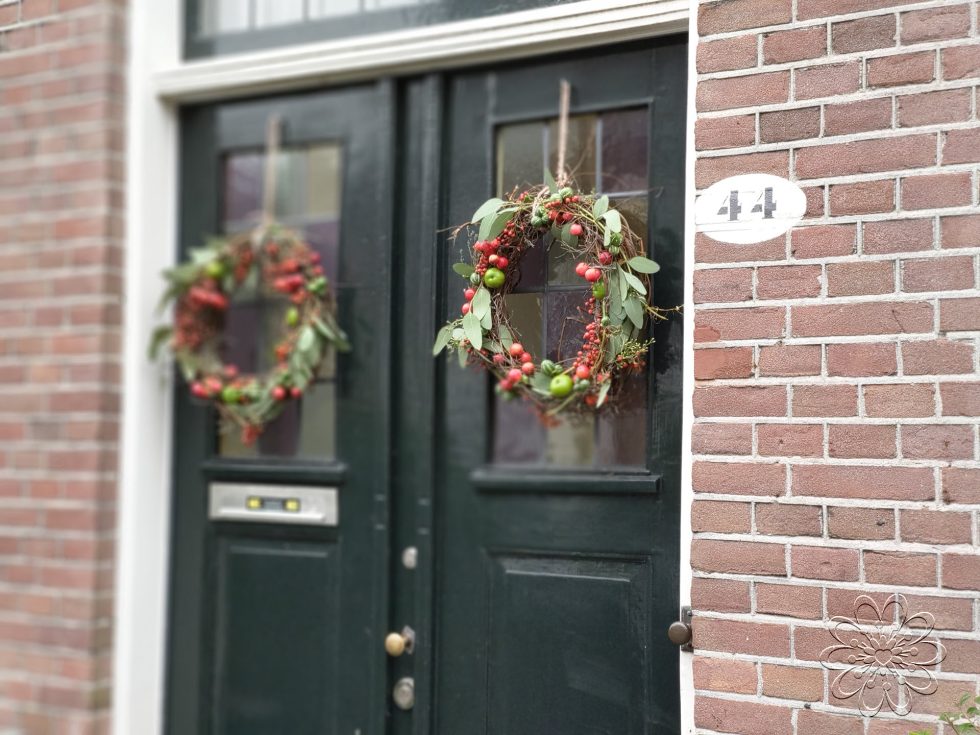 Bloemsierkunst Groeneveld deurkransen voor elk seizoen.