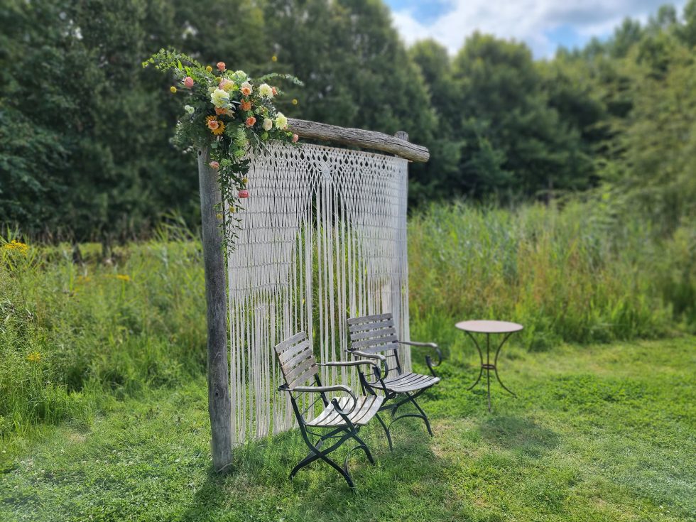 Bruiloft Erna & Jessica, Rietland Zuidwolde. Foto: Bloemsierkunst Groeneveld.