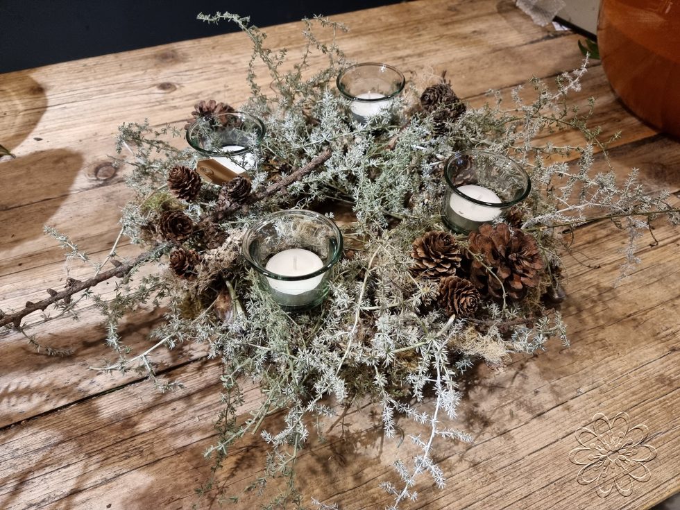 Bloemsierkunst Groeneveld kerst adventkrans