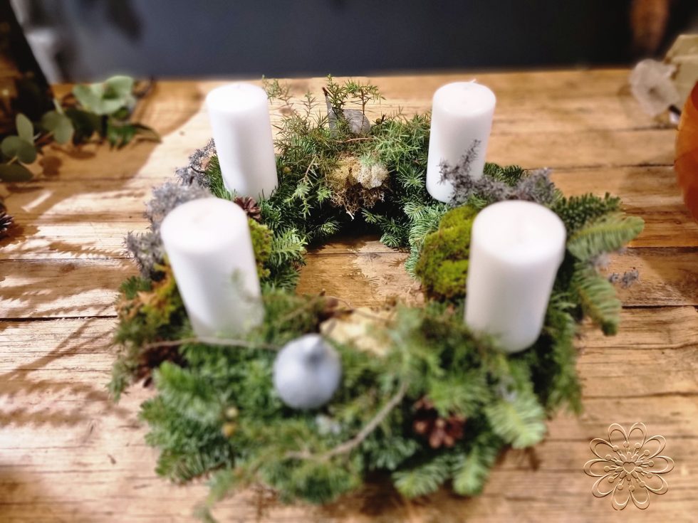 Bloemsierkunst Groeneveld kerst adventkrans