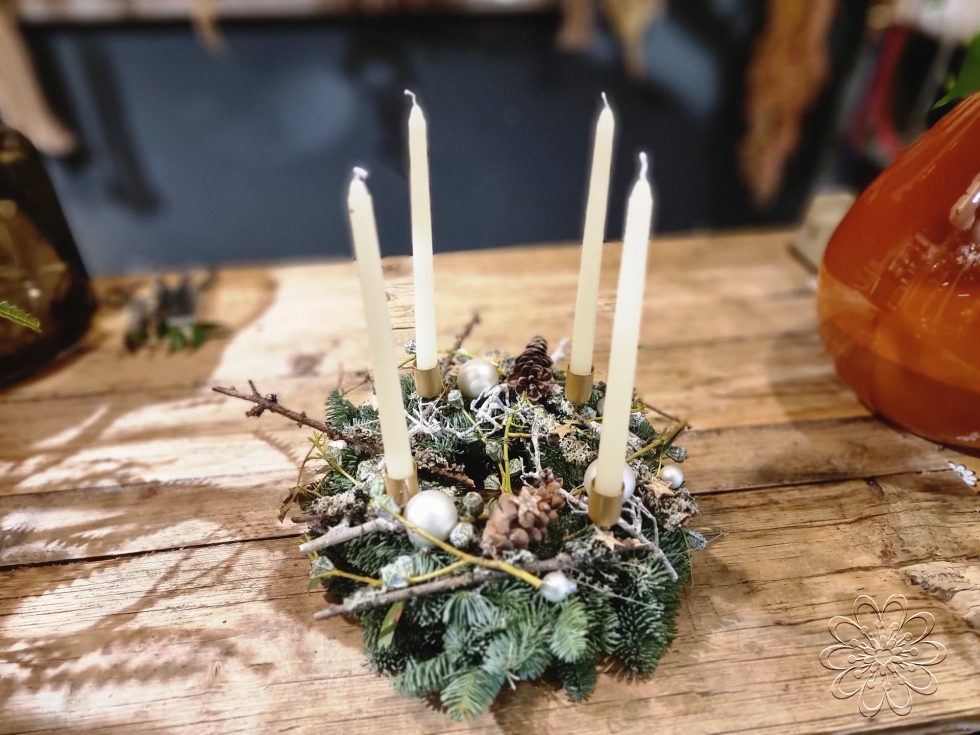 Bloemsierkunst Groeneveld kerst adventkrans