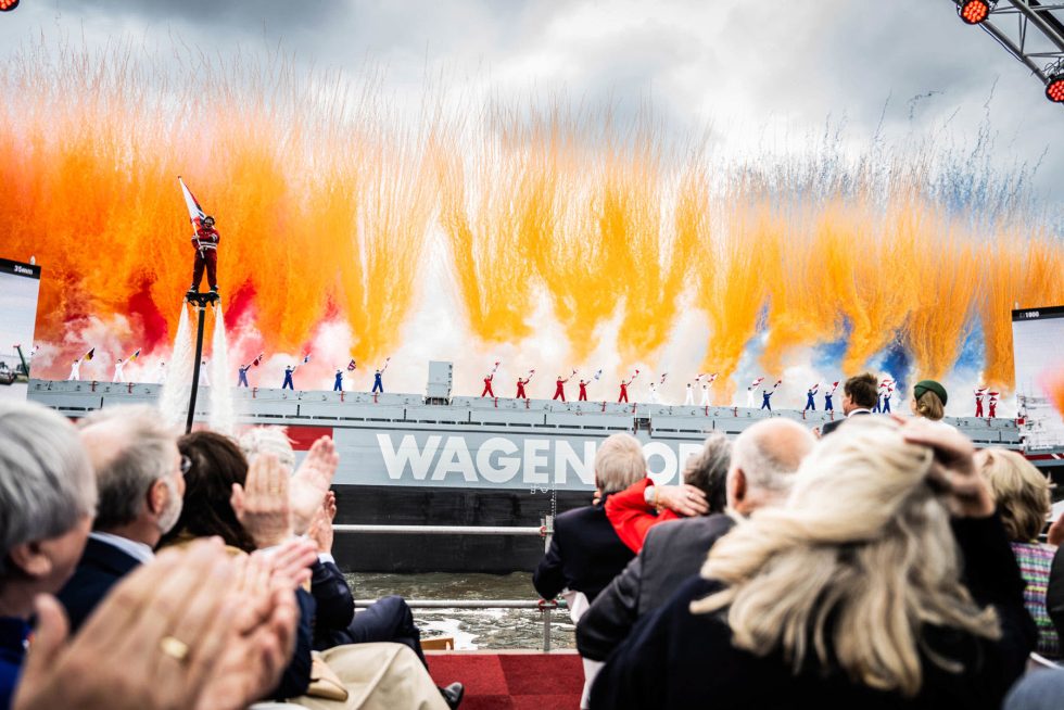 Koningin Máxima doopt tijdens Delfsail de Easymax-schepen ‘Maxima’ en ‘Alexia’