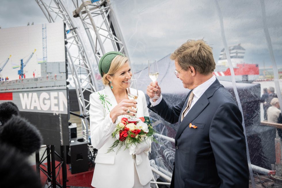 Koningin Máxima doopt tijdens Delfsail de Easymax-schepen ‘Maxima’ en ‘Alexia’