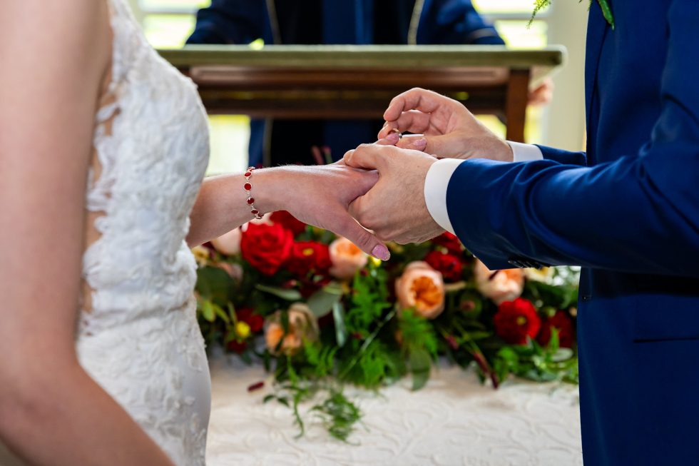 Bloemsierkunst Groeneveld - bruiloft Celine en Matthias - Foto Lobke Vale