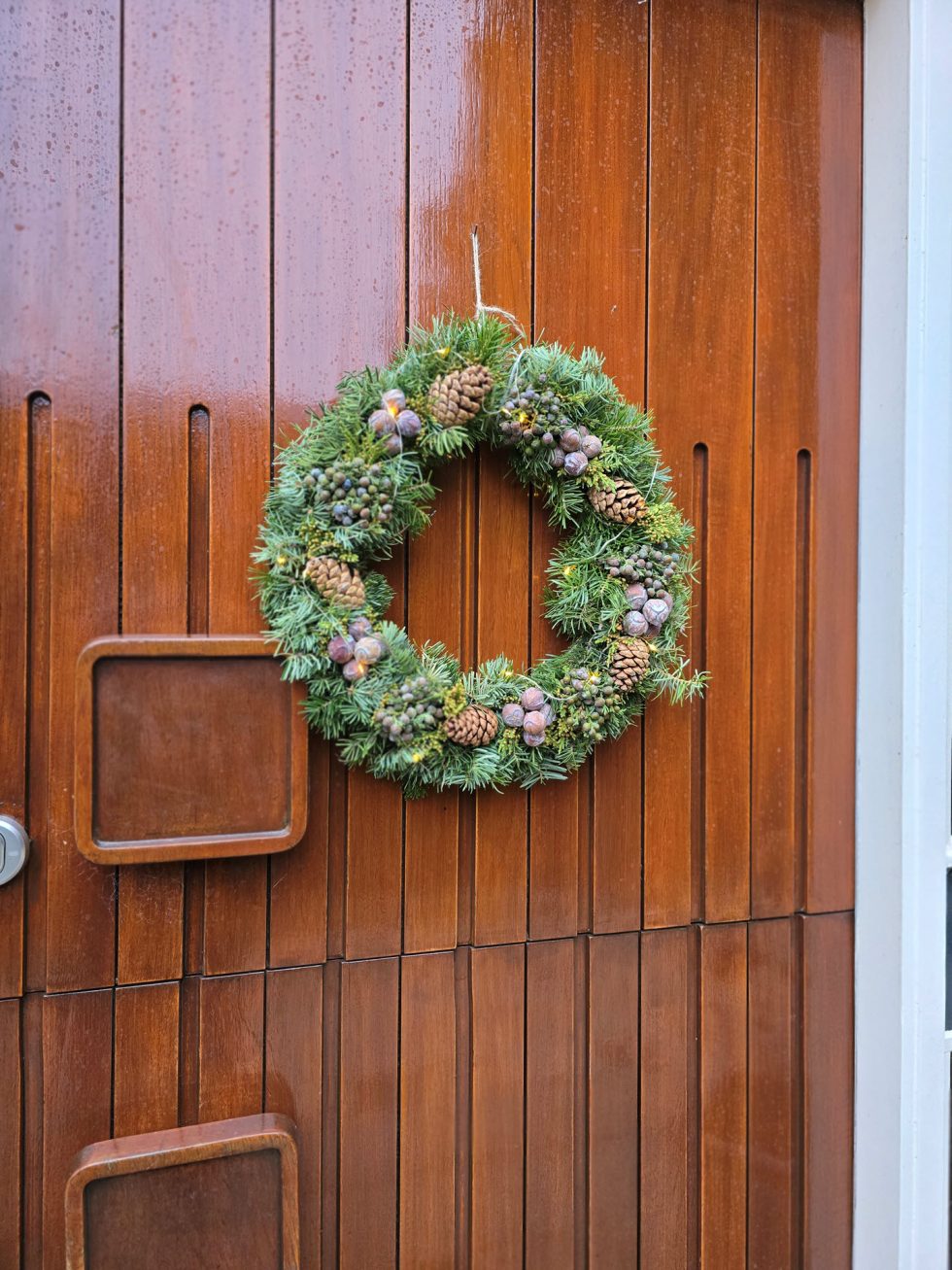 Bloemsierkunst Groeneveld deurkrans kerst