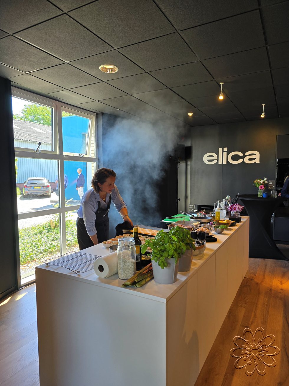 Elica Nederland opent showroom op historische plek voor afzuigkappen in Haren