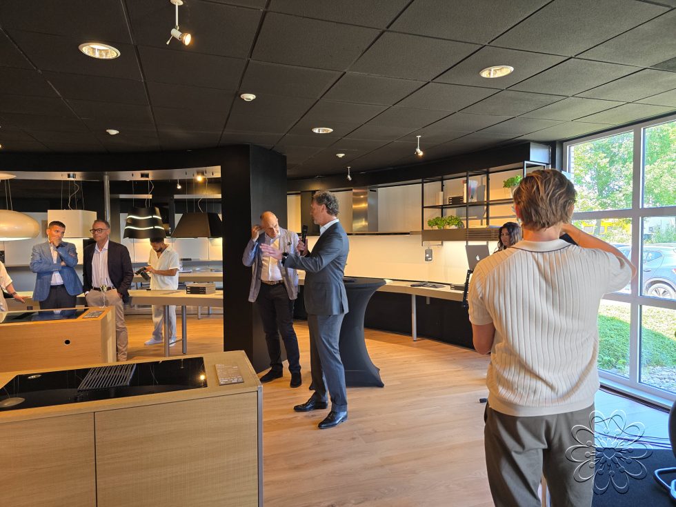 Elica Nederland opent showroom op historische plek voor afzuigkappen in Haren