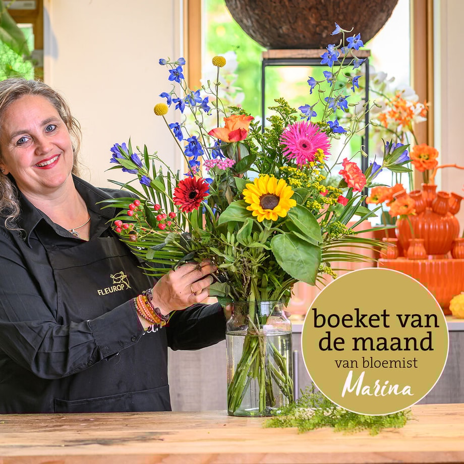NL-10401149-maandboeket-juli-marina-logo-2 Bloemsierkunst Groeneveld - Fleurop boeket bestellen