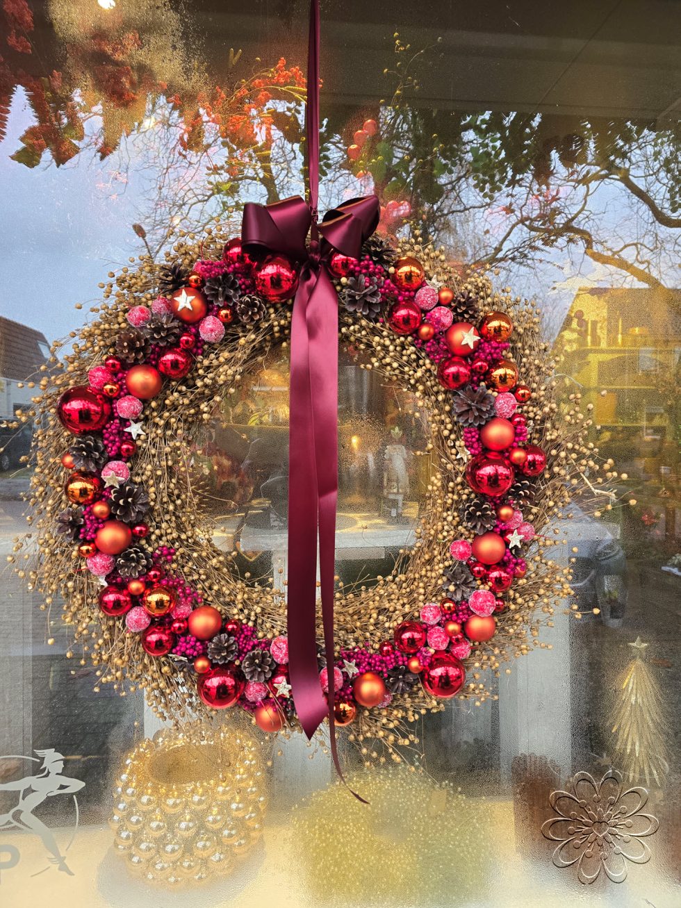 Bloemsierkunst Groeneveld deurkrans kerstkrans
