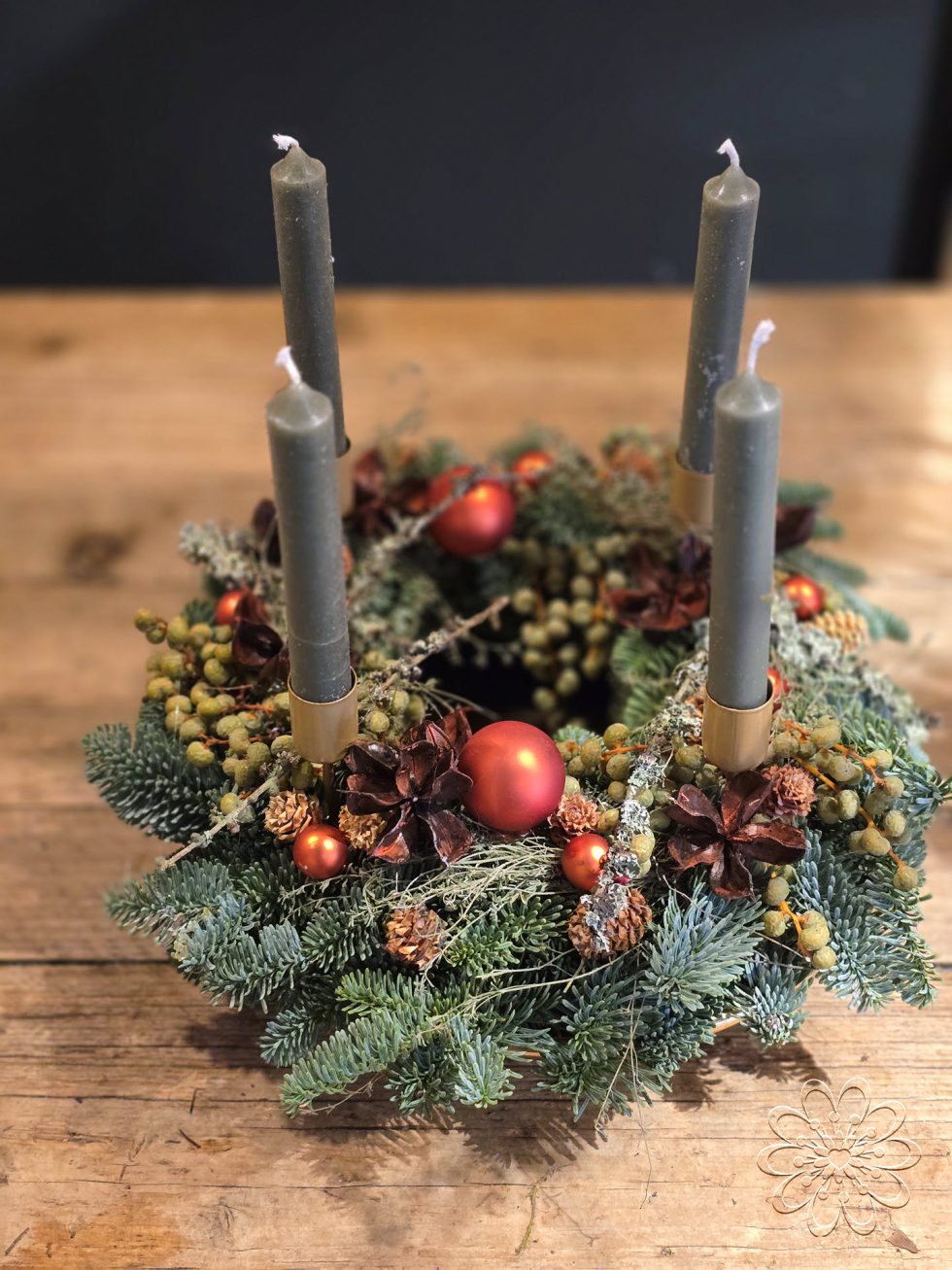 Bloemsierkunst Groeneveld adventkrans