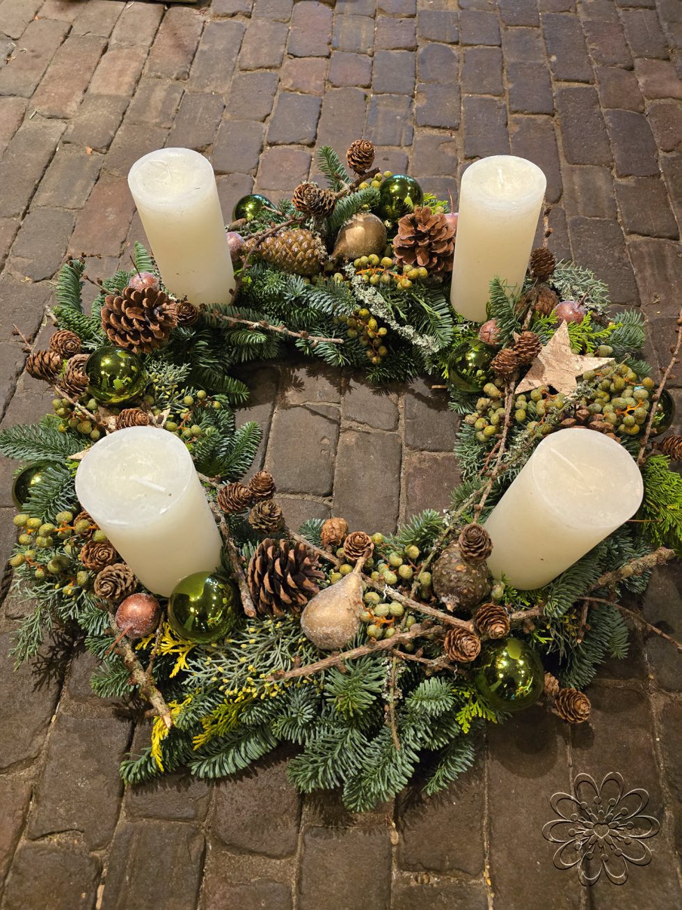 Bloemsierkunst Groeneveld adventkrans