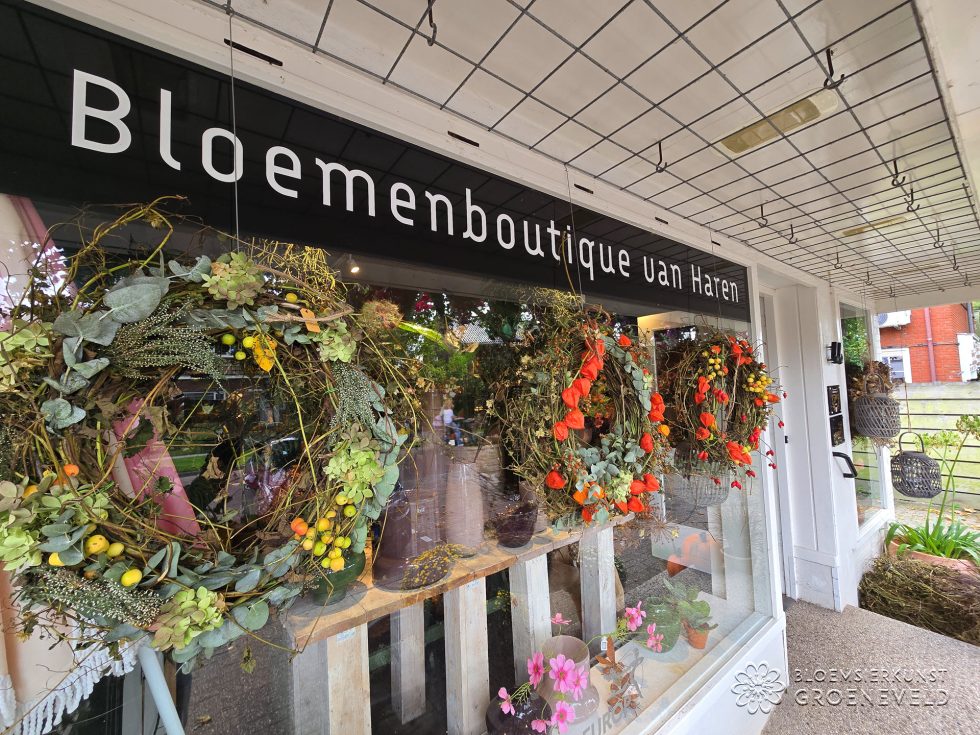 Pompoenen en herfst kransn: sfeervolle herfstdecoratie met een knipoog naar Halloween